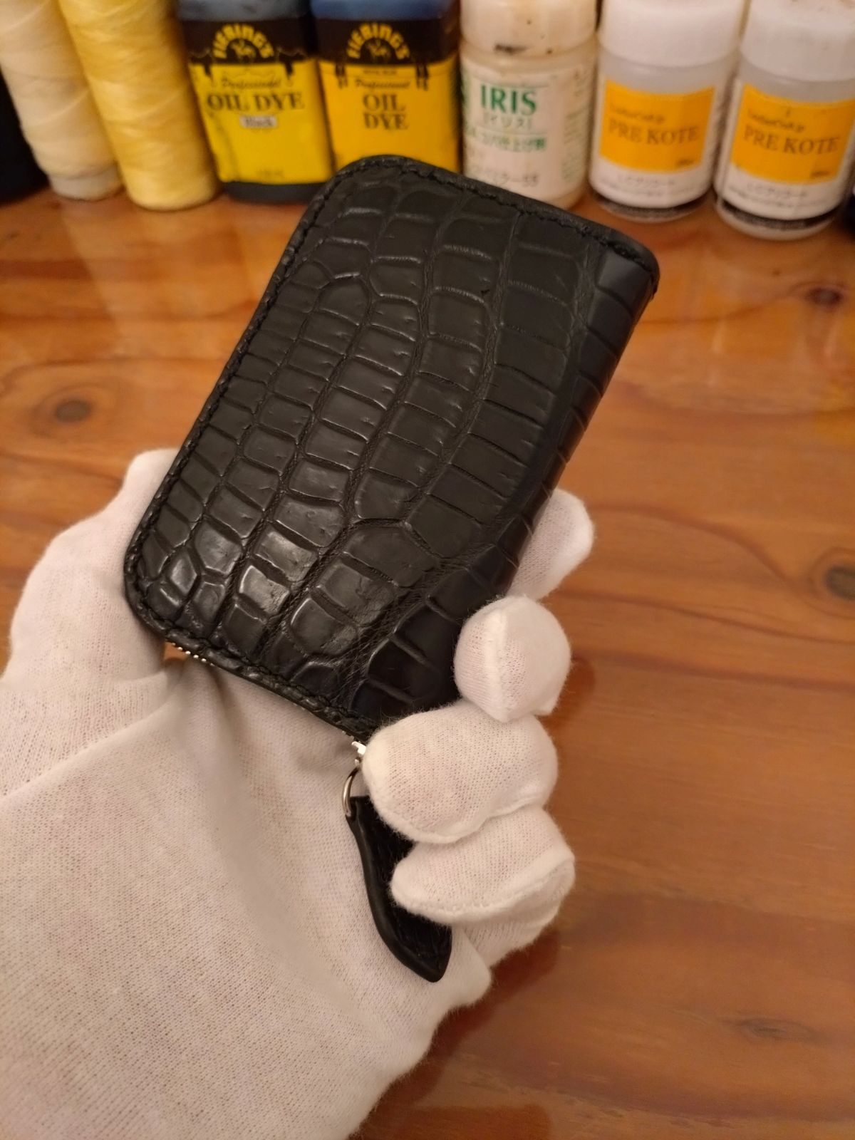 オーダー】手縫いで作るクロコダイルのコインケース オーダー】総手縫いで作るクロコダイル本革