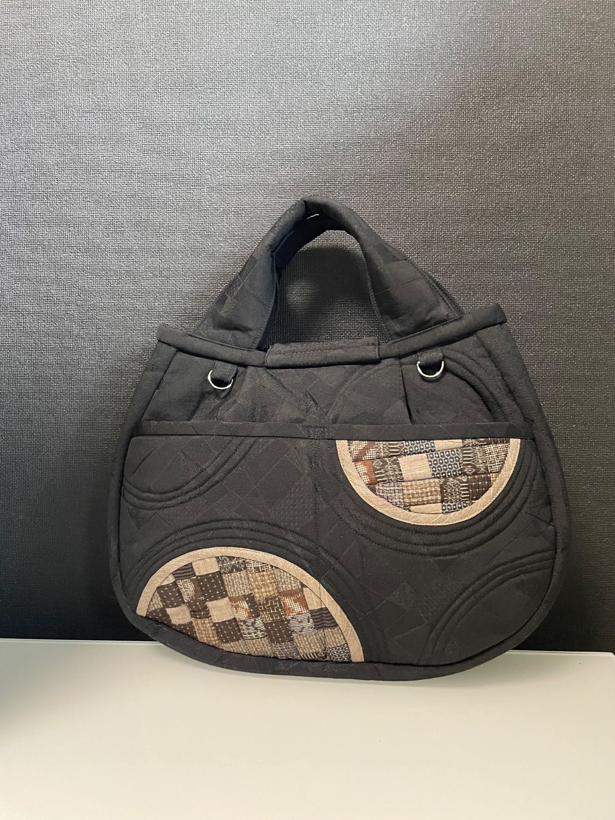 【新作入荷】特価 ハンドメイド 着物リメイク パッチワークトートバッグ 大島紬 ブランド品セール。