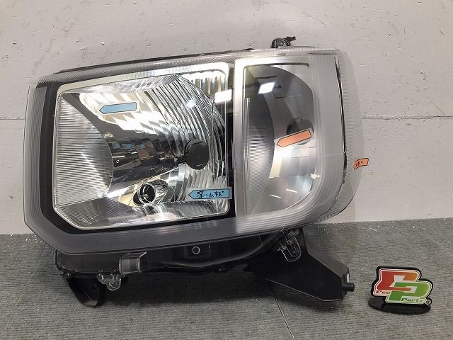 ウェイク/WAKE/ピクシスメガ/ハイゼットキャディーLA700S/LA700S/LA700A/LA710A 純正 左ヘッドライト/ハロゲン W3796 811170-B2640(120279)