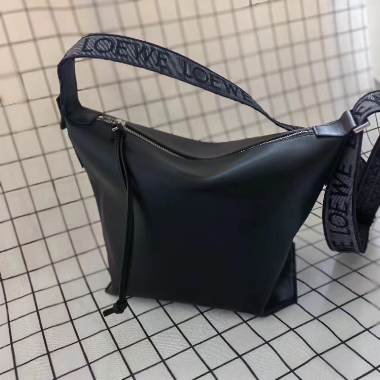 ‼︎ロエベ LOEWE メンズ キュービィ クロスボディバッグ