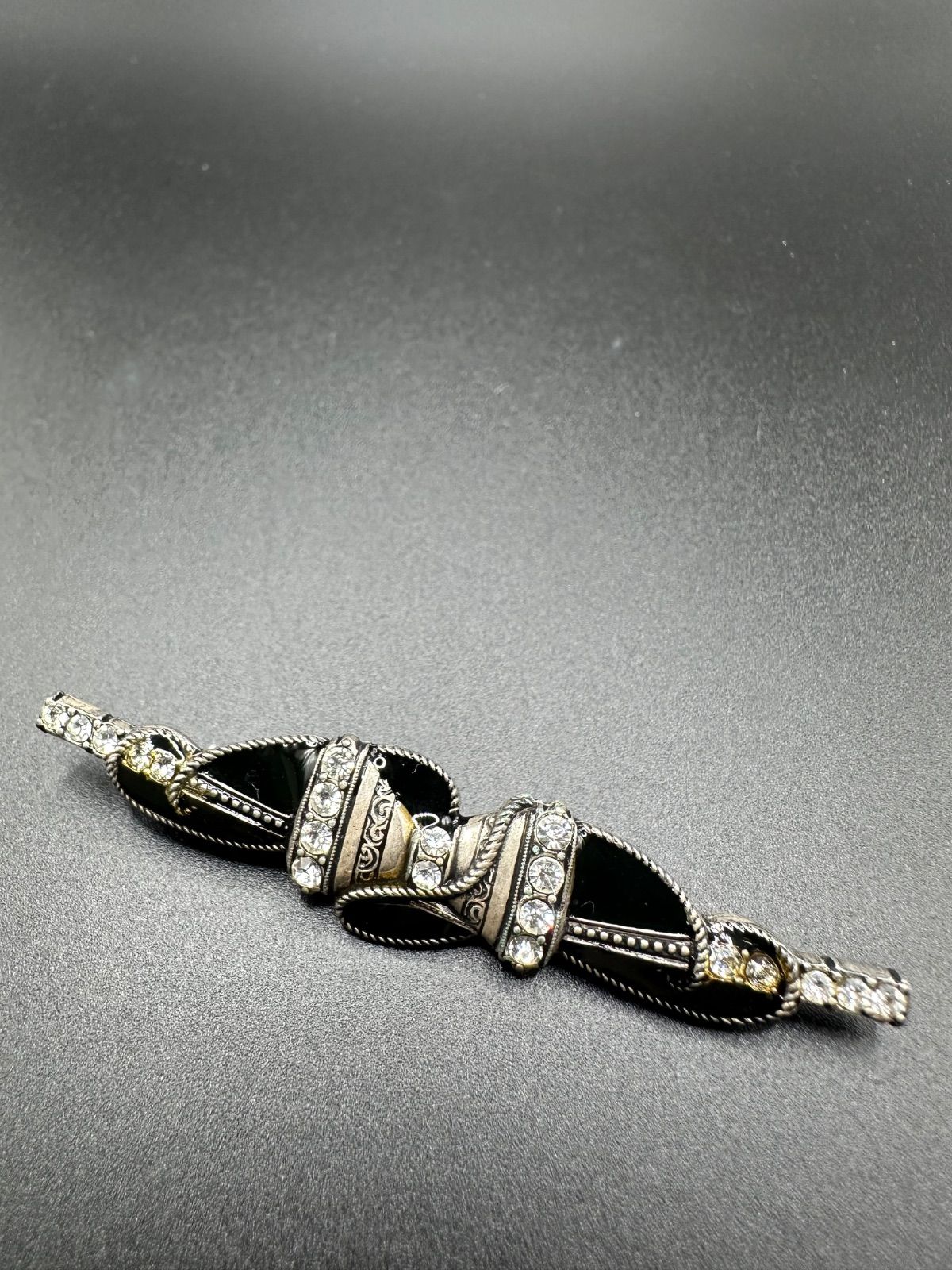 3010 Catherine Popesco ヴィンテージブローチ