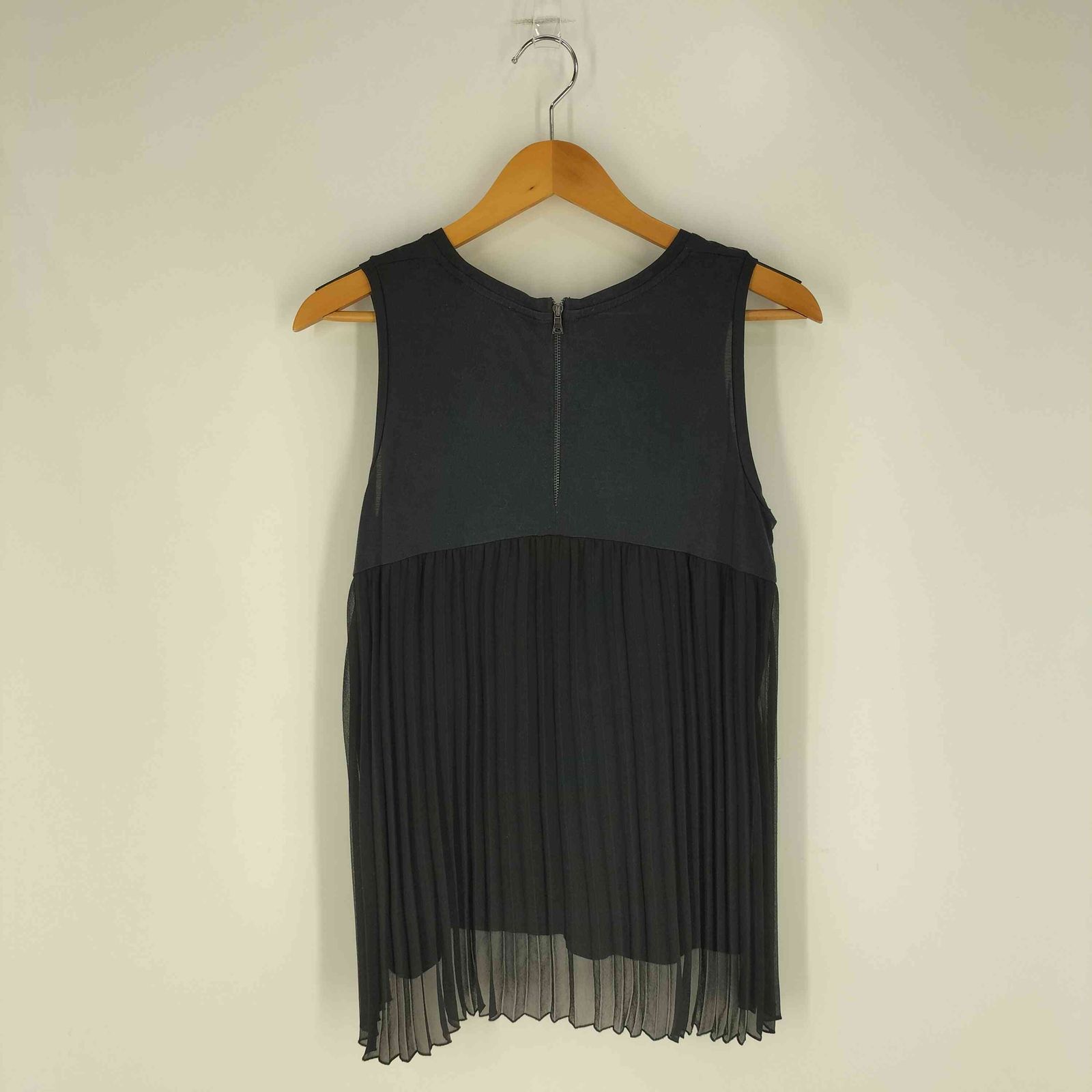 ⭐️プリーツプリーズサックスブルータンクトップ極美品⭐️ 2025年最新】ISSEY MIYAKE カラー：ブルー系 タンクトップの人気