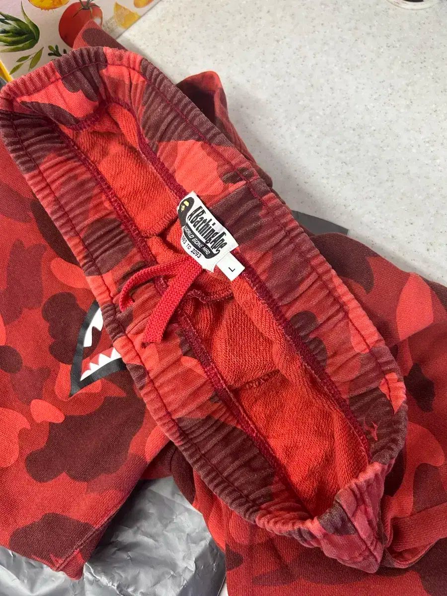 A BATHING APEカーゴパンツ赤カモ APE ジョガーパンツ A BATHING APE