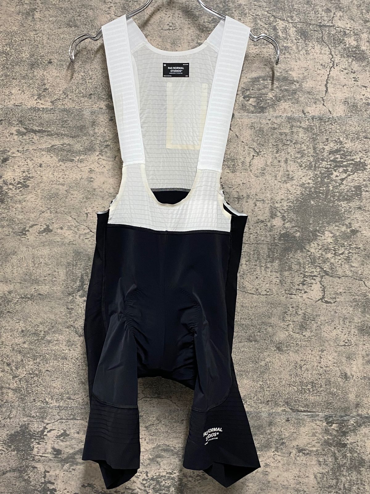 IO301 パスノーマルスタジオ PAS NORMAL STUDIOS ビブショーツ 黒 S 裏起毛 Pas Normal Studios | Men's Essential Light Bibs | MAGNET