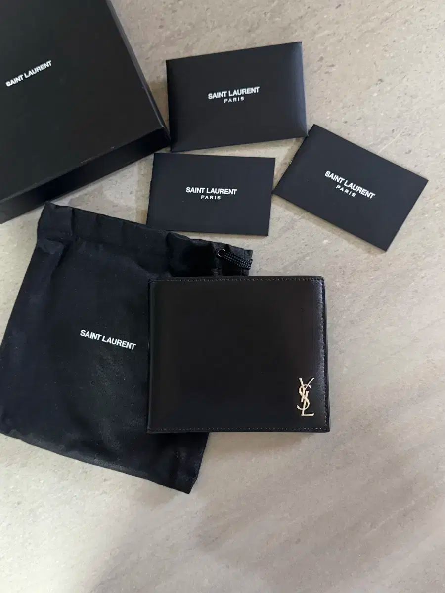 YVES SAINT LAURENT イヴ サンローラン モノグラム メンズ 二つ折り財布