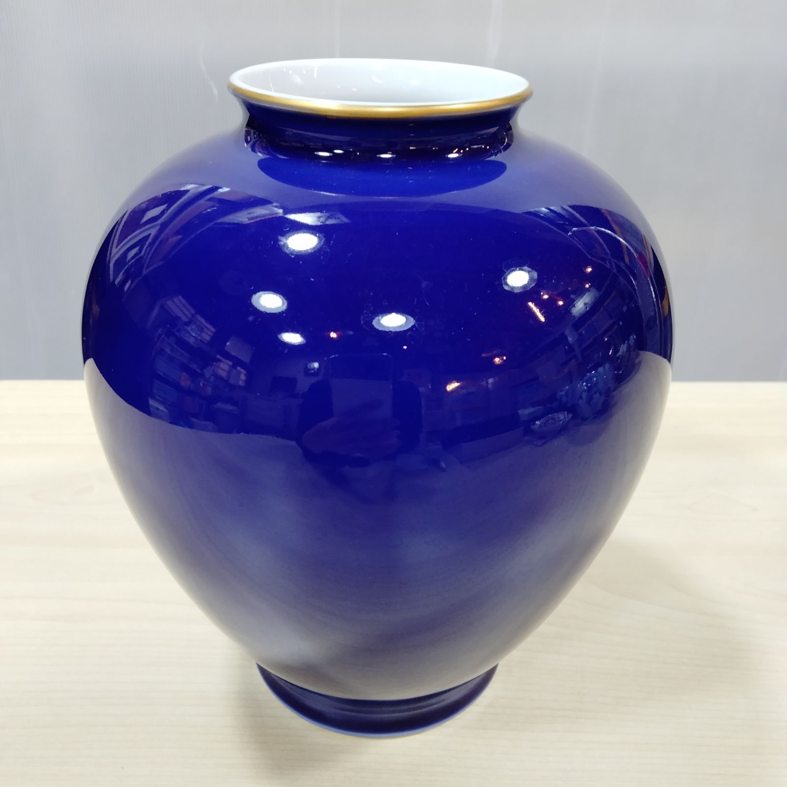 深川製磁　花瓶　花器　花入　壺　有田焼　フラワーベースあり　金彩 深川製磁 花瓶 花器 花入 壺 有田焼 フラワーベースあり 金彩