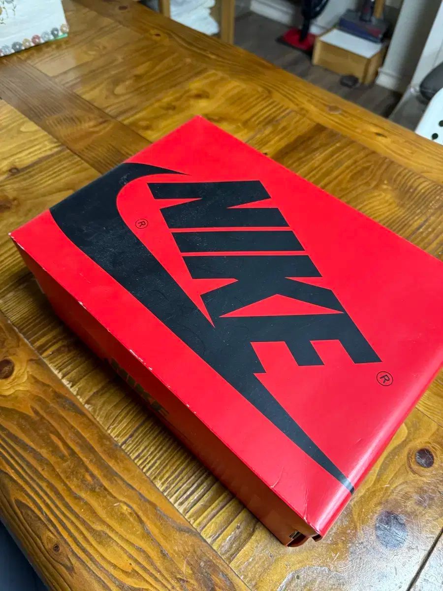 ジョーダン 1 ハイ ブラック&ホワイト 270