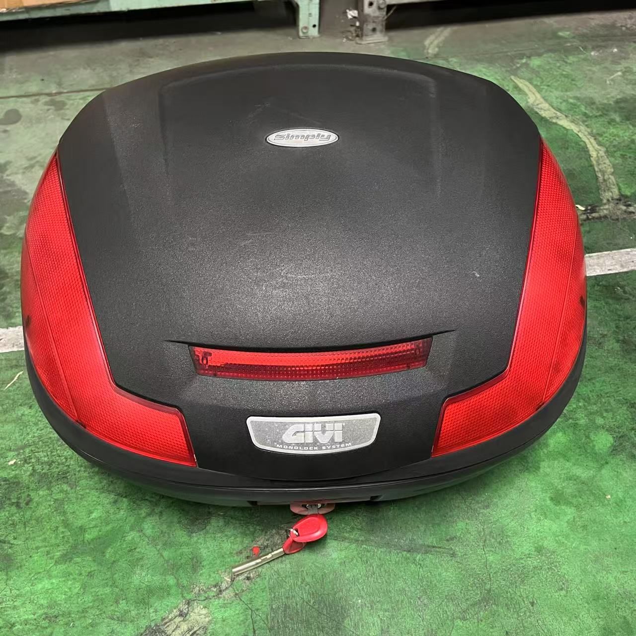 ☆中古・3営業日以内発送☆GIVI ジビ SIMPLY トップケース リア