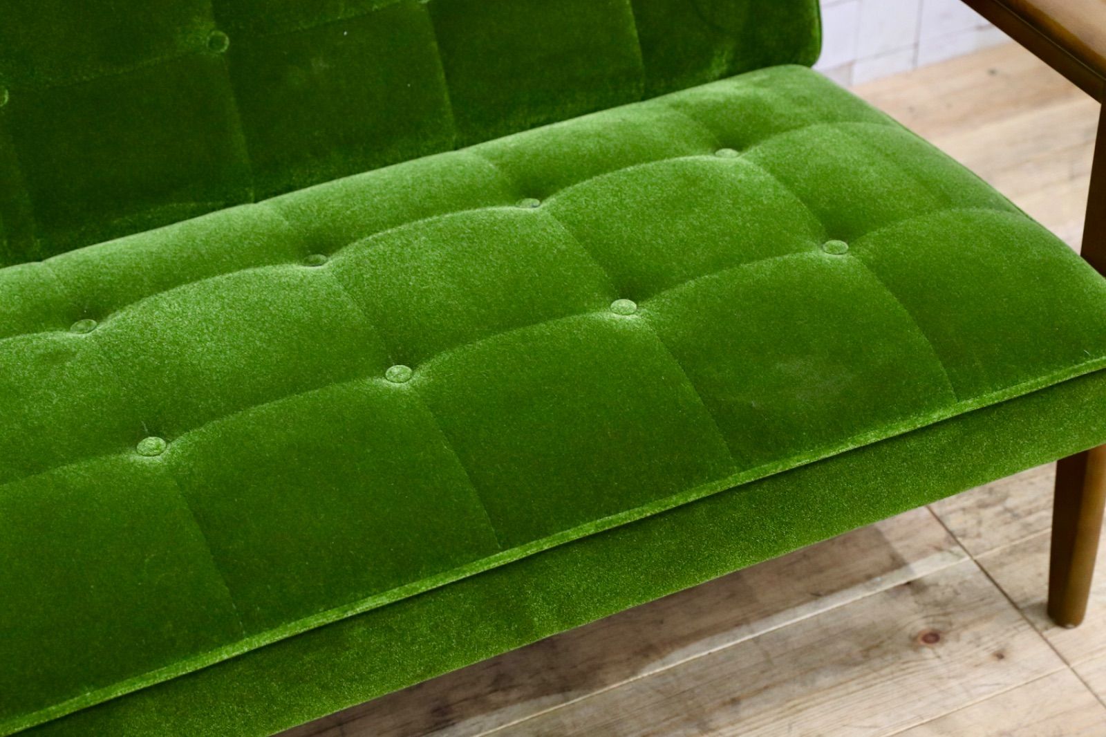 100%本物保証! GMIS299○カリモク60 Kチェア 2シーター モケットグリーン karimoku 2人掛けソファ ラブソファ アームチェア 繊細な