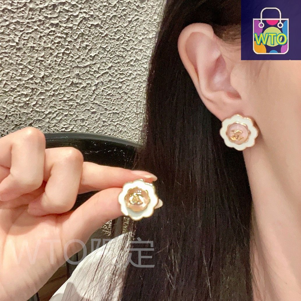 今日WTO】Chanel シャネル ヴィンテージ ダブル C イヤリング