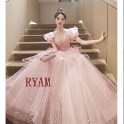 ウェディングドレス ラメ レース シースルー ピンク ゴージャス フリル ロング丈 舞台 結婚 結婚式 カップル 前撮り 写真撮影 発表会 写真 スタジオ お洒落 フェミニン ガーリー 大きいサイズ