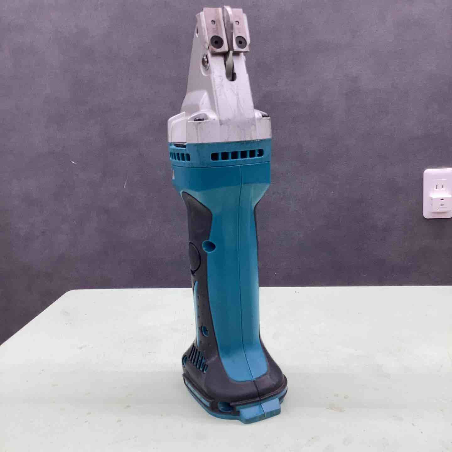 マキタ makita コードレスストレートシャー JS160DZ 越谷店