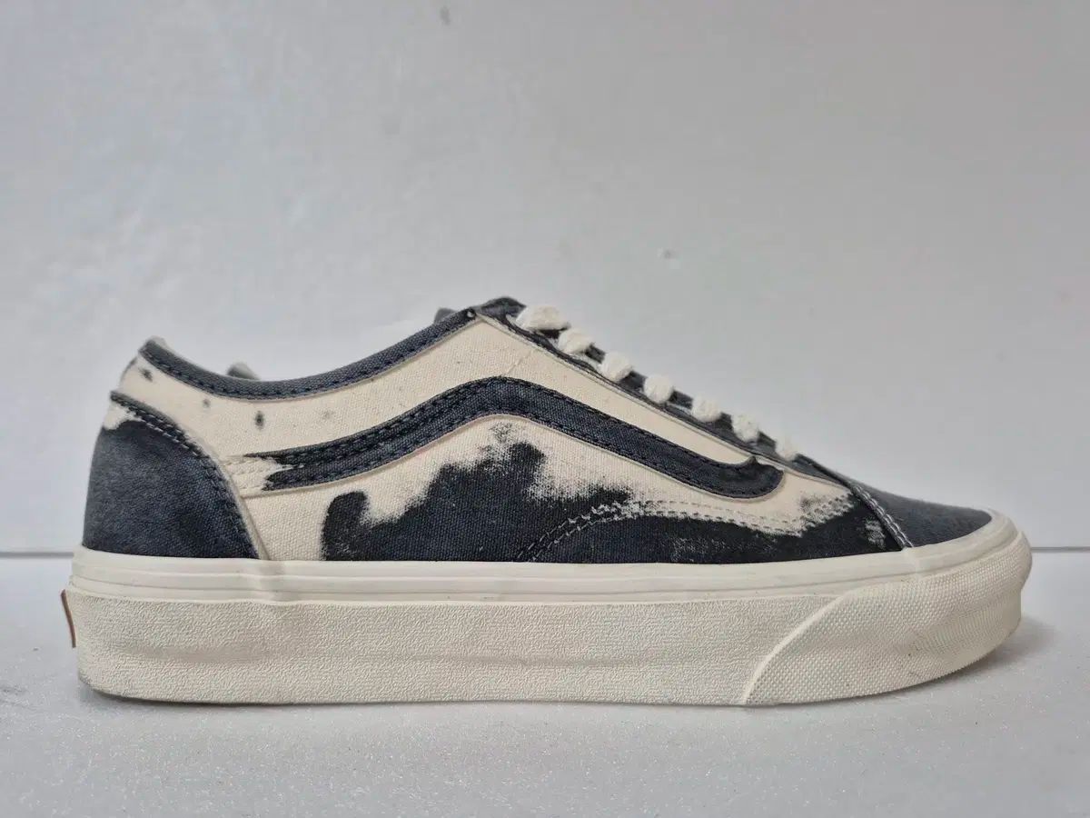 【雷市場（ポンジャン）商品韓国直送】VANS(バンズ) スニーカーズ 255