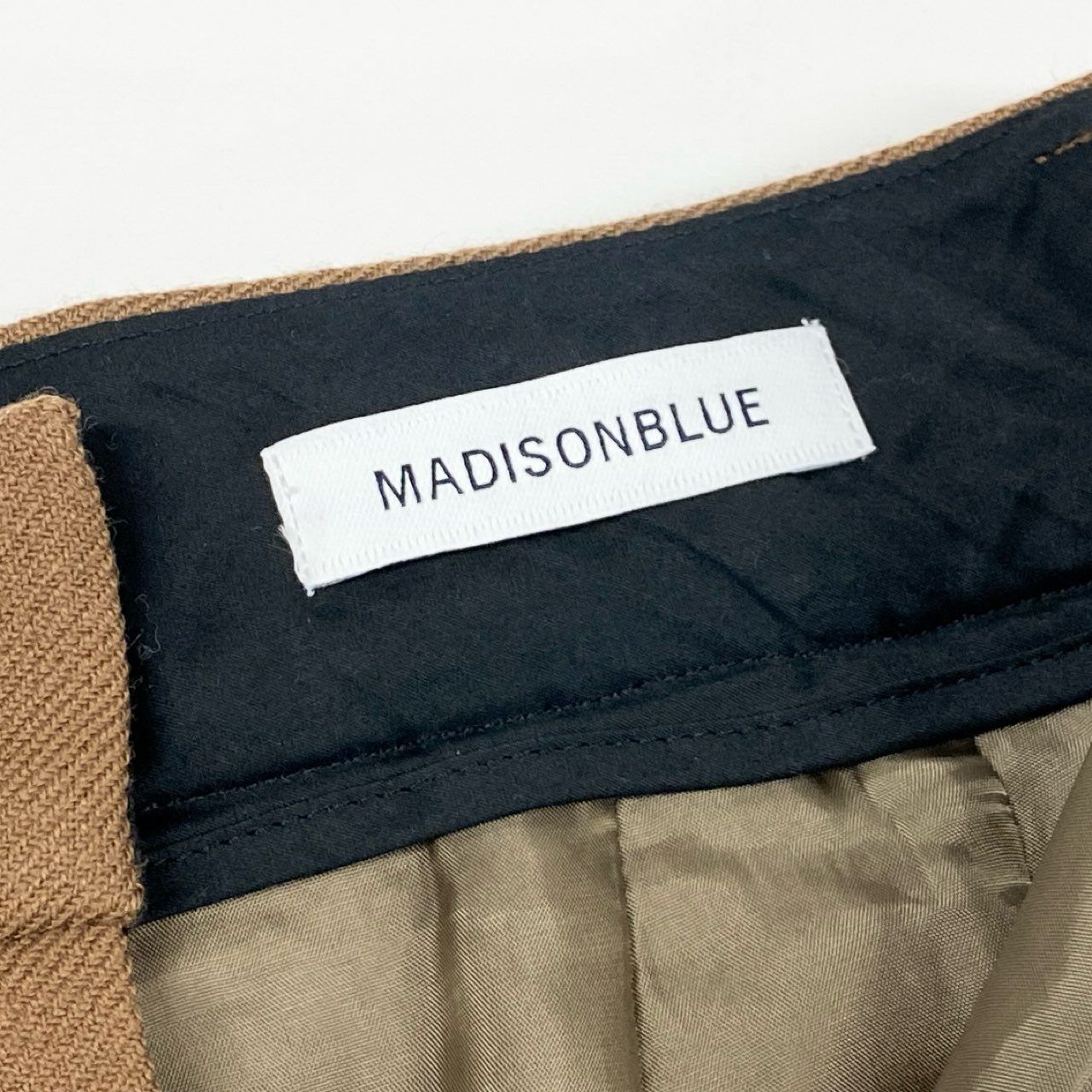 32d10 《美品》 MADISON BLUE マディソンブルー フレアパンツ