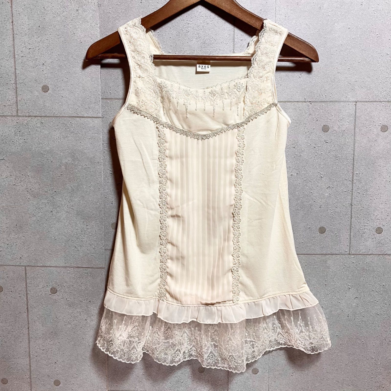 axes femme アクシーズファム　リボン　レース　タンクトップ　キャミ axes femme（キャミソール）のフリマアイテム一覧
