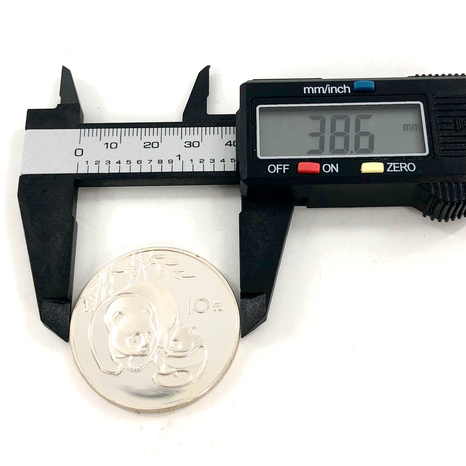 中国純銀プルーフ貨　シルバーパンダ　(1984年) 中国純銀プルーフ貨 シルバーパンダ (1984年) - メルカリ