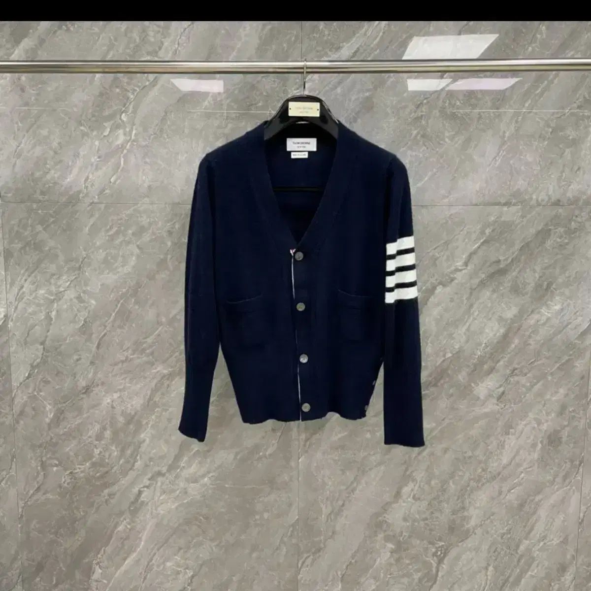 THOM BROWNE ネイビー カーディガン 三越伊勢丹 | THOM BROWNE/トムブラウン_women 通販 | ネイビー