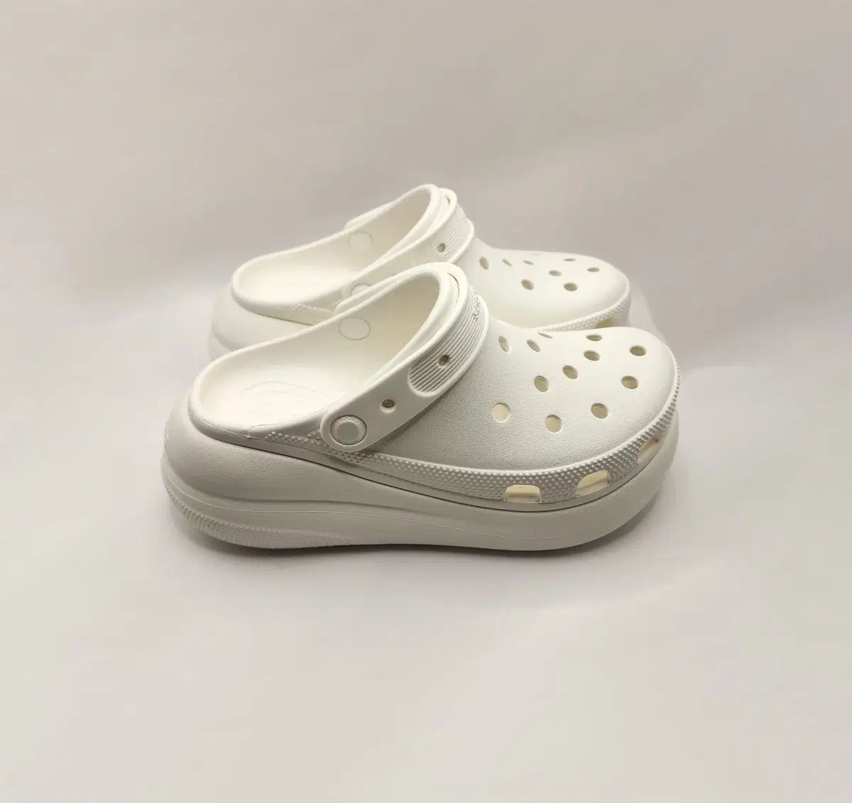 crocs クロックス クラッシュ klogg クロッグ 207521 ー 100 白 230 サイズ