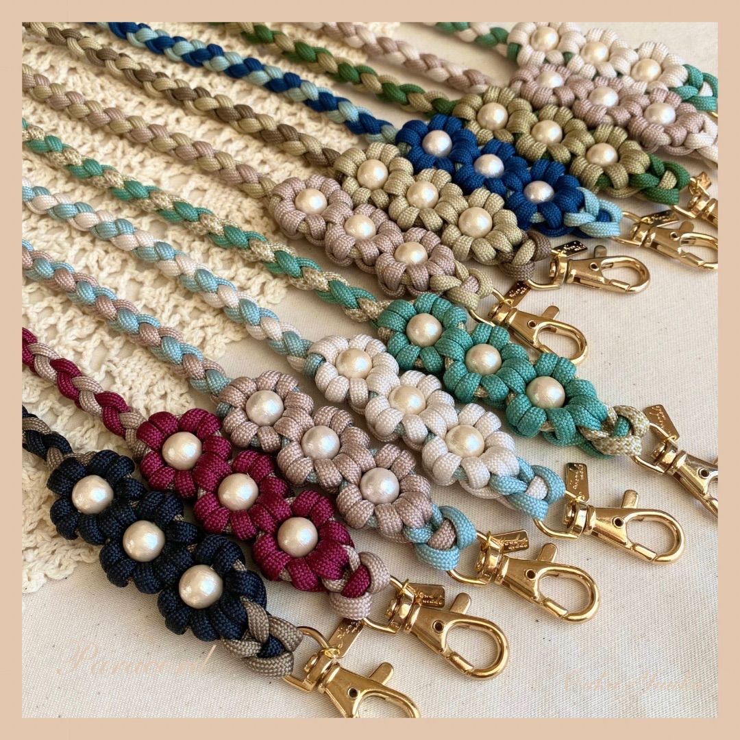 パラコード スマホストラップ　ハンドメイド ハンドメイドパラコードレインボースマホストラップ【ストラップタイプ