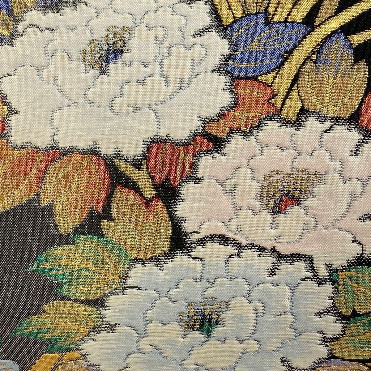 袋帯 秀品 牡丹 菊 金糸 箔 黒 六通 正絹