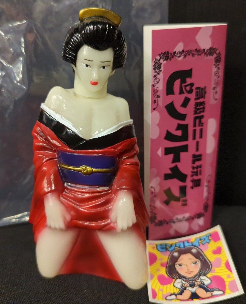 ピンクトイズ ろくろ首 蓄光成型/赤着物/黒髪 - メルカリ