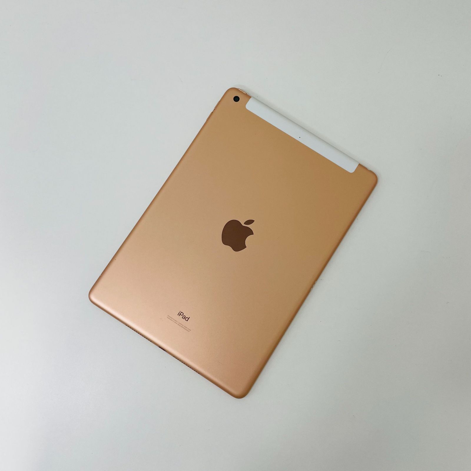 iPad 第8世代 32GB Wi-Fi+Cellular ゴールド Aランク - メルカリ