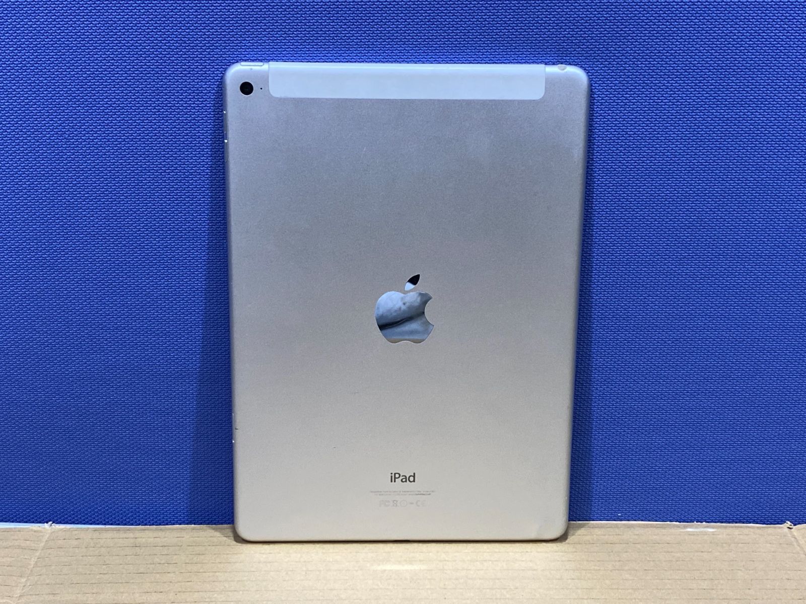 Apple iPad Air 2 Wi-Fi+Cellular 16GB MGH72J/A シルバー SoftBank 