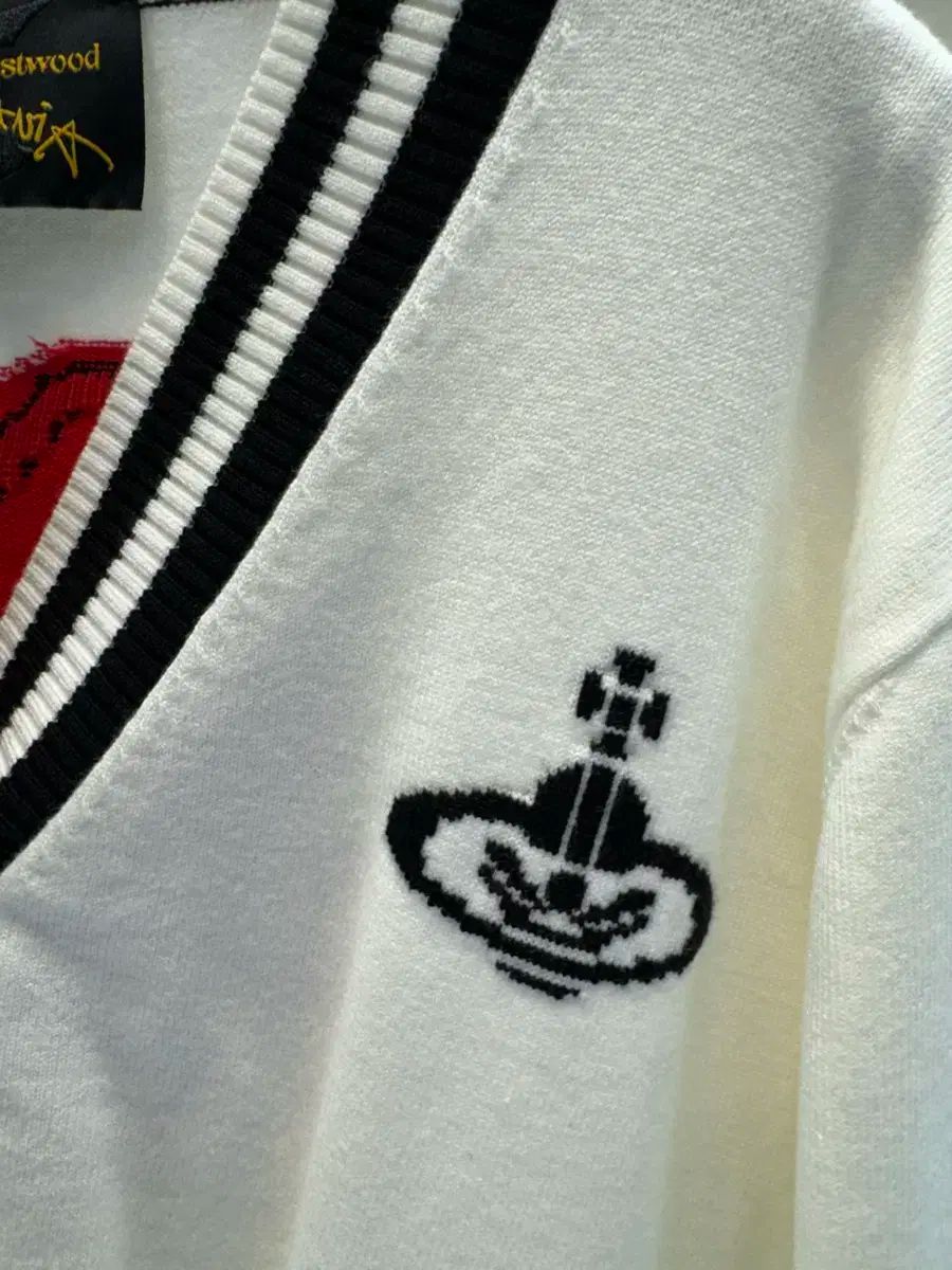 白 カーディガン