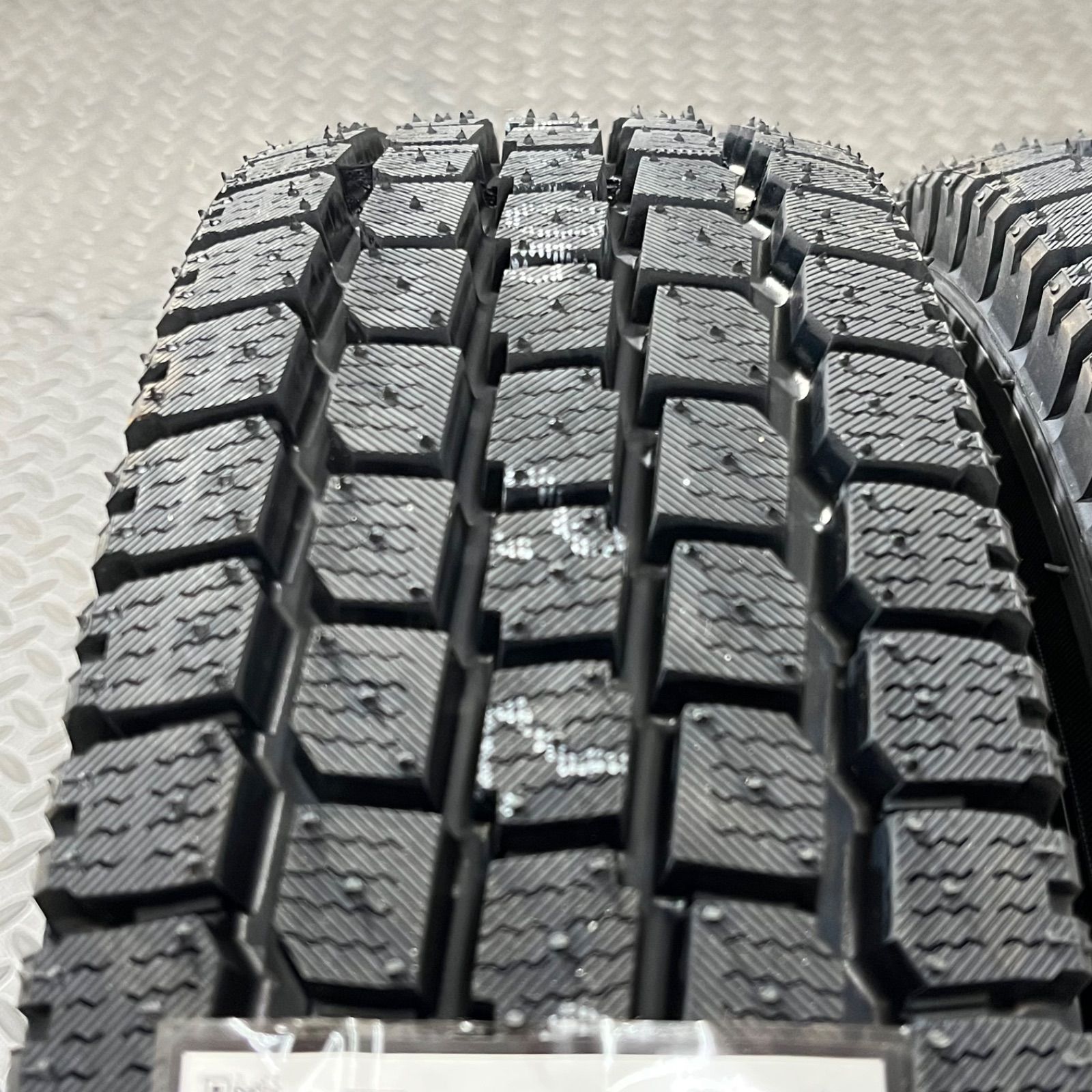 25年製 新品タイヤ 145/80R12 80/78N LT ヨコハマ SY01V スバル 