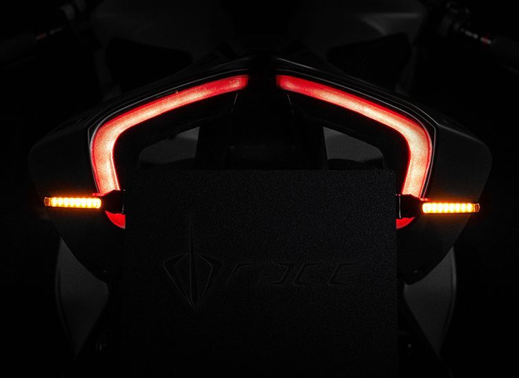 DB RACE ARROW LEDウインカー シーケンシャルタイプ