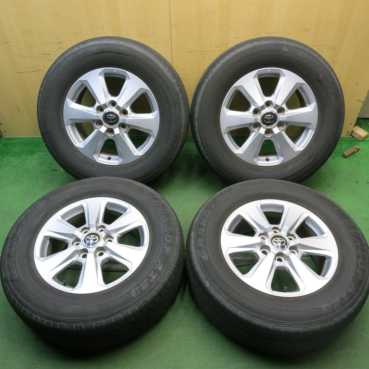 キレイ 22年 トヨタ ランクル 300 AX GX 純正 265 65R18 ダンロップ AT23 グラントレック 18インチ PCD139.7 6H 5100406HAノ