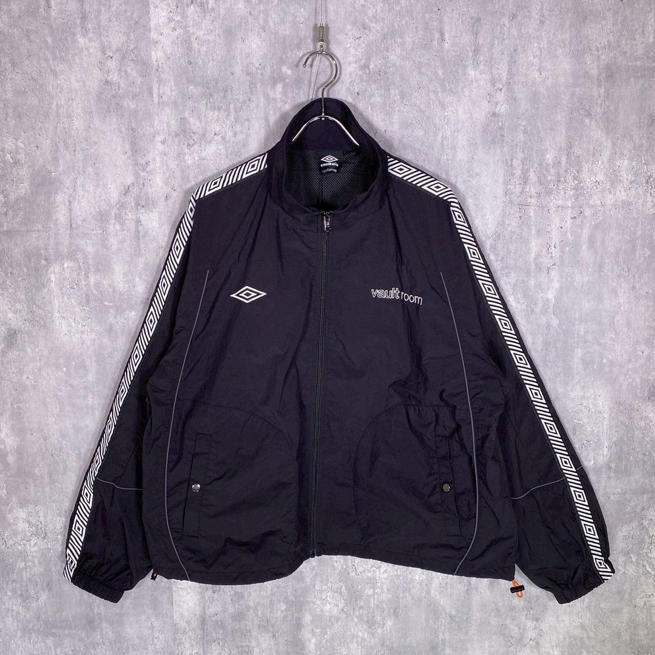 アンブロ × ボルトルーム』 (L) ナイロンジャージセットアップ - メルカリ