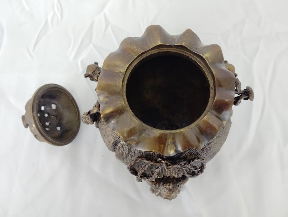 大明宣徳年製 唐子脚宝袋形香炉 香炉 袋型 元宝摘み 童子 銅製 ベスト