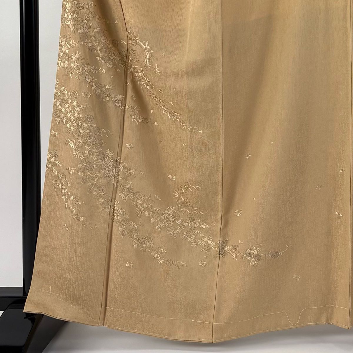 付下げ 身丈164.5cm 裄丈65cm M 袷 袋帯セット 菊 花丸文 金糸 刺繍 ベージュ 正絹 秀品 一つ紋