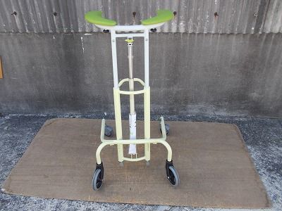 ファッション 送料無料（一部地域を除く）日進医療器 室内用歩行器