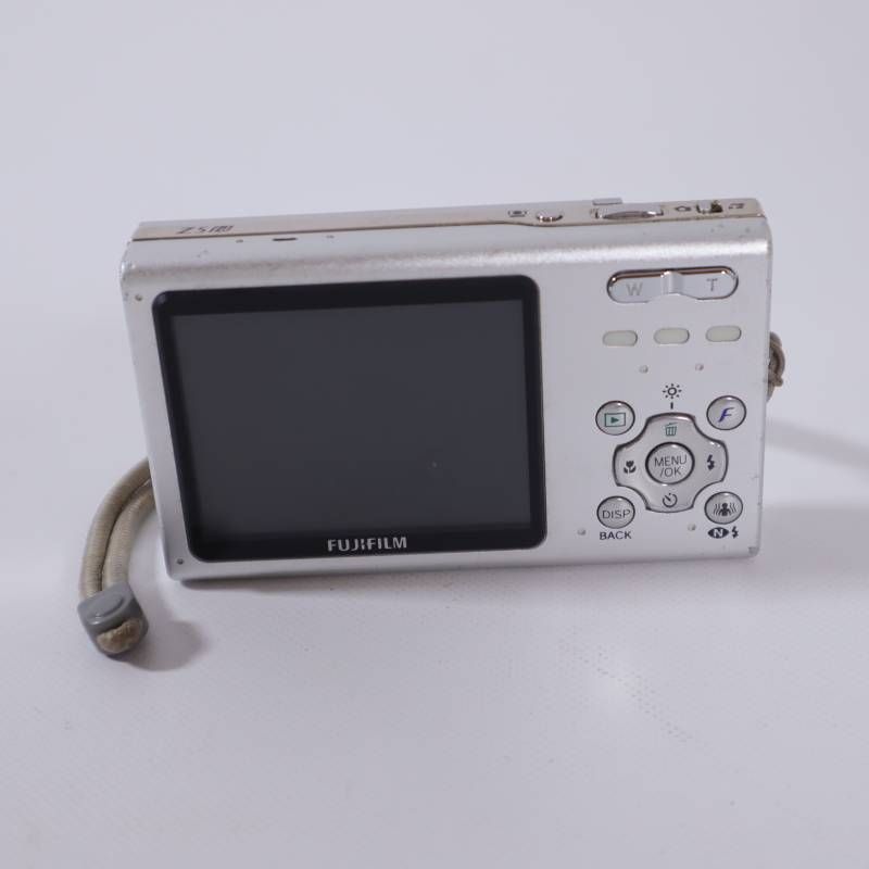 FinePix Z5fd オールドコンデジ デジカメ 動作良好 FUJIFILM FUJIFILM FinePix Z5fd シルバー デジタルカメラ コンデジ 本体