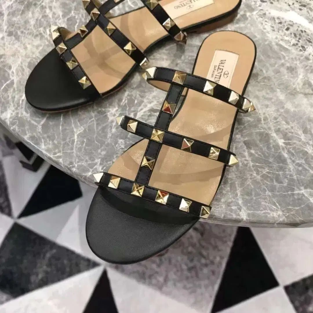 TOGA PULLA】メタル エンボス サンダル 36 23㎝ 23.5㎝ TOGA PULLA