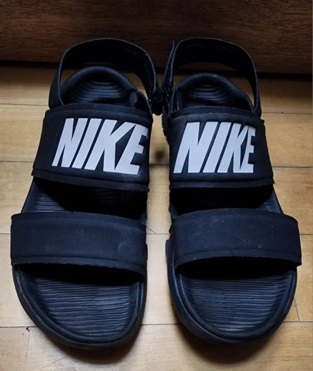 【雷市場（ポンジャン）商品韓国直送】NIKE(ナイキ) タンジュン サンダル 正規品 サイズ 250 ー 255