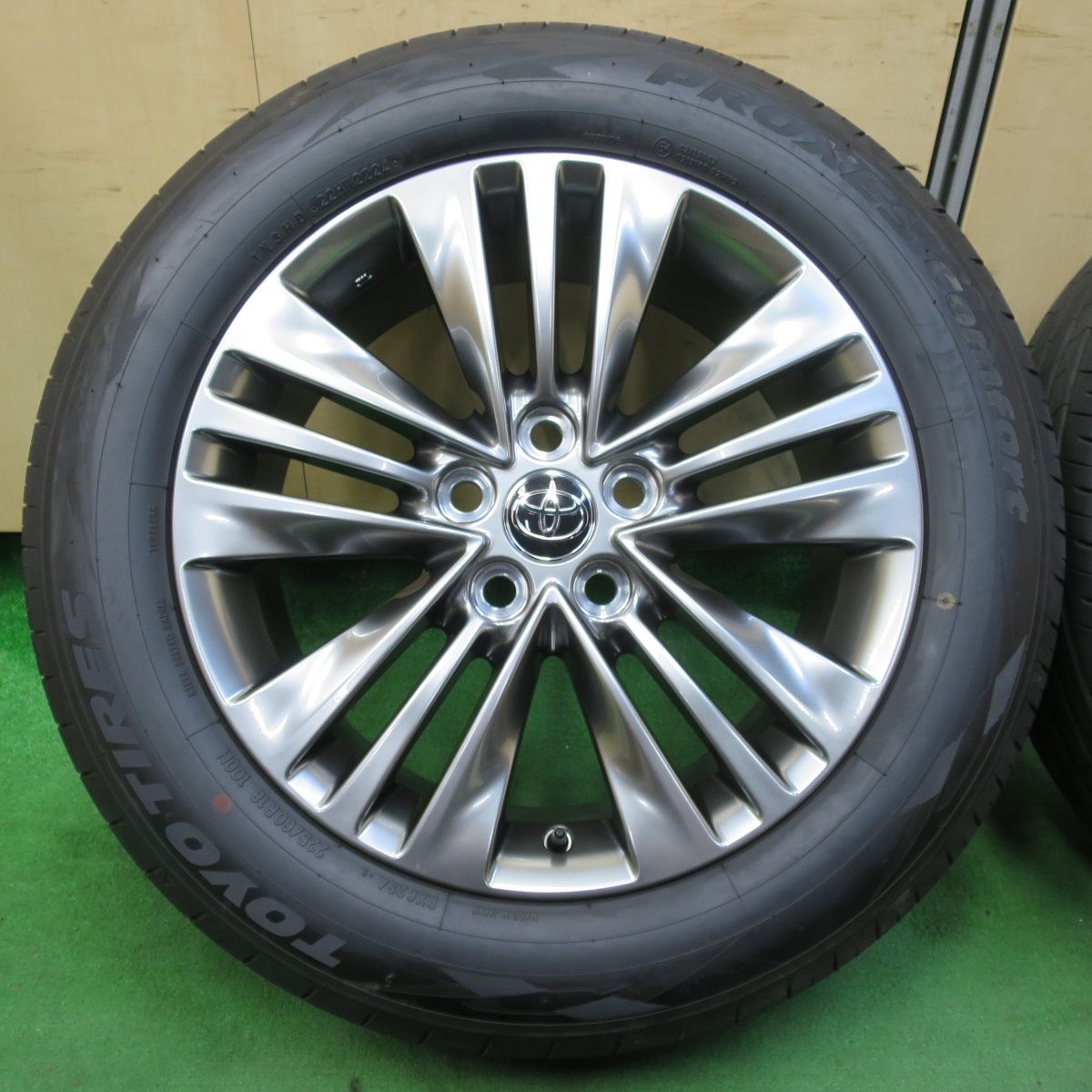 アルファード新車外し新品タイヤ&ホイール 225/60R18