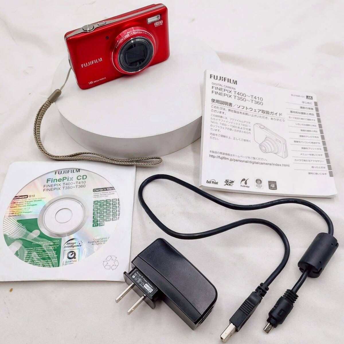 動作品 FUJIFILM FinePix T400 デジタルカメラ 本体のみ レッド コンパクト＆高画質◎