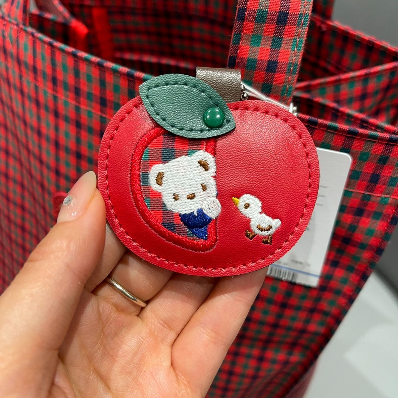 最終値下げします！familiar 赤緑チェック トートバッグ 最終値下げ familiar ファミリア 赤チェックトートバッグ 値下げします