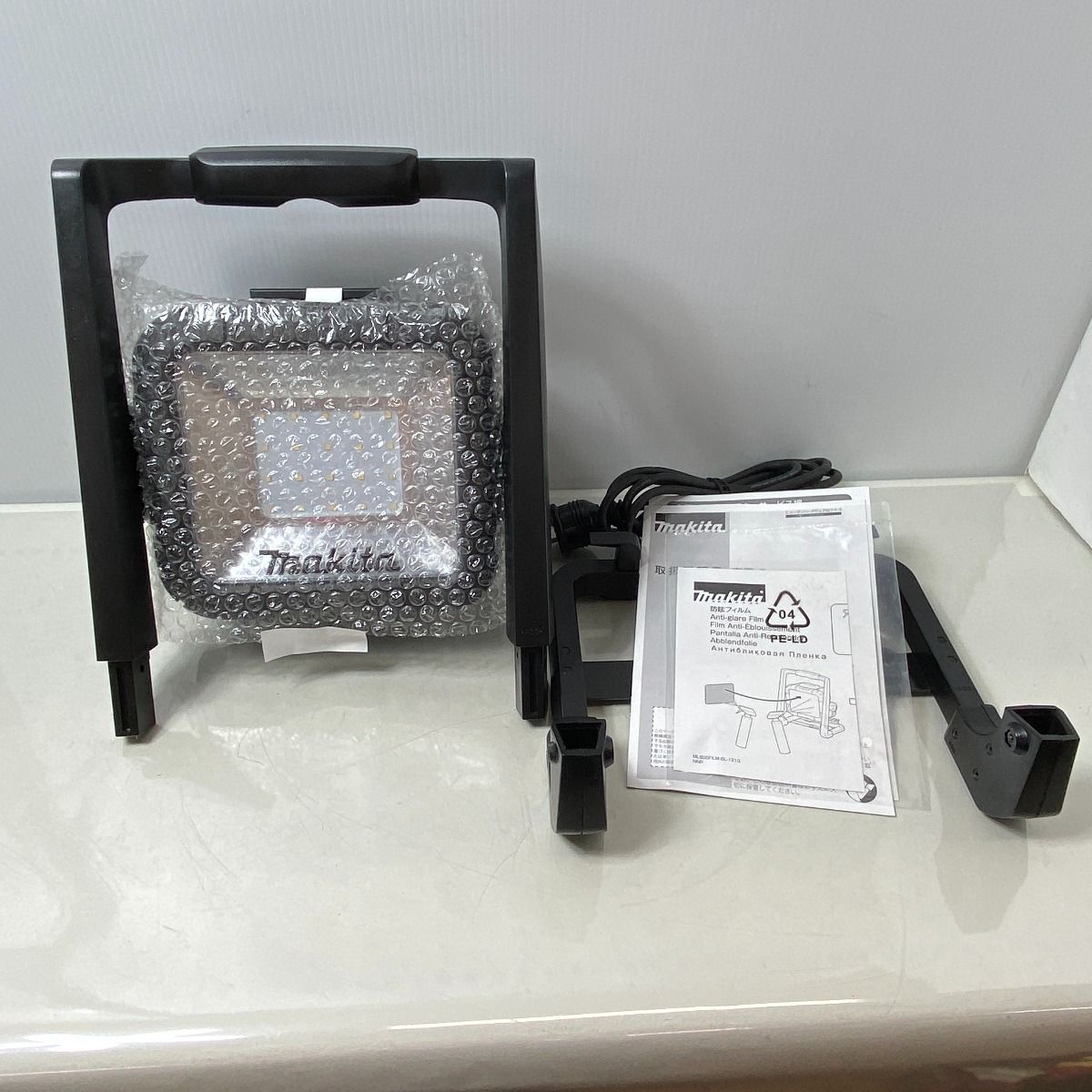 ΦΦMAKITA マキタ 【未使用品】充電式LEDスタンドライト ML805