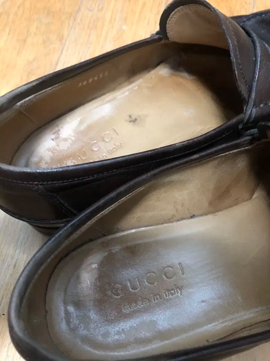 GUCCI グッチ