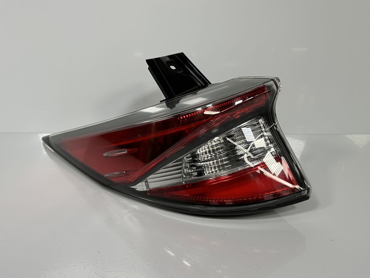 エスティマ ACR50W ACR55W AHR20W 後期 純正 左テールランプ テールライト LH 81561-28660 81560-28660 28-237 破損なし 管理31742