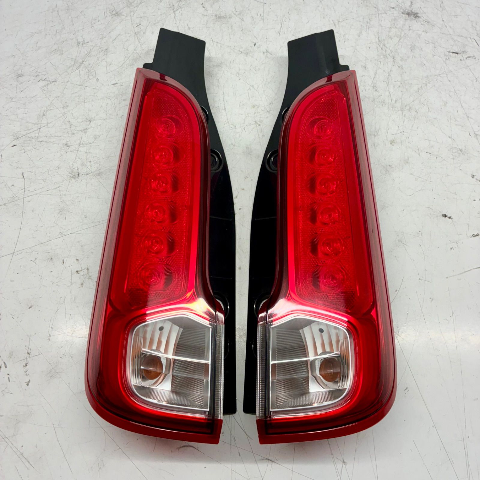 超美品REIZ(ライツ) MK32S/MK42Sスペーシア LEDテールランプ 51w+OqW6ZYL._UF350,350_QL50_.jpg