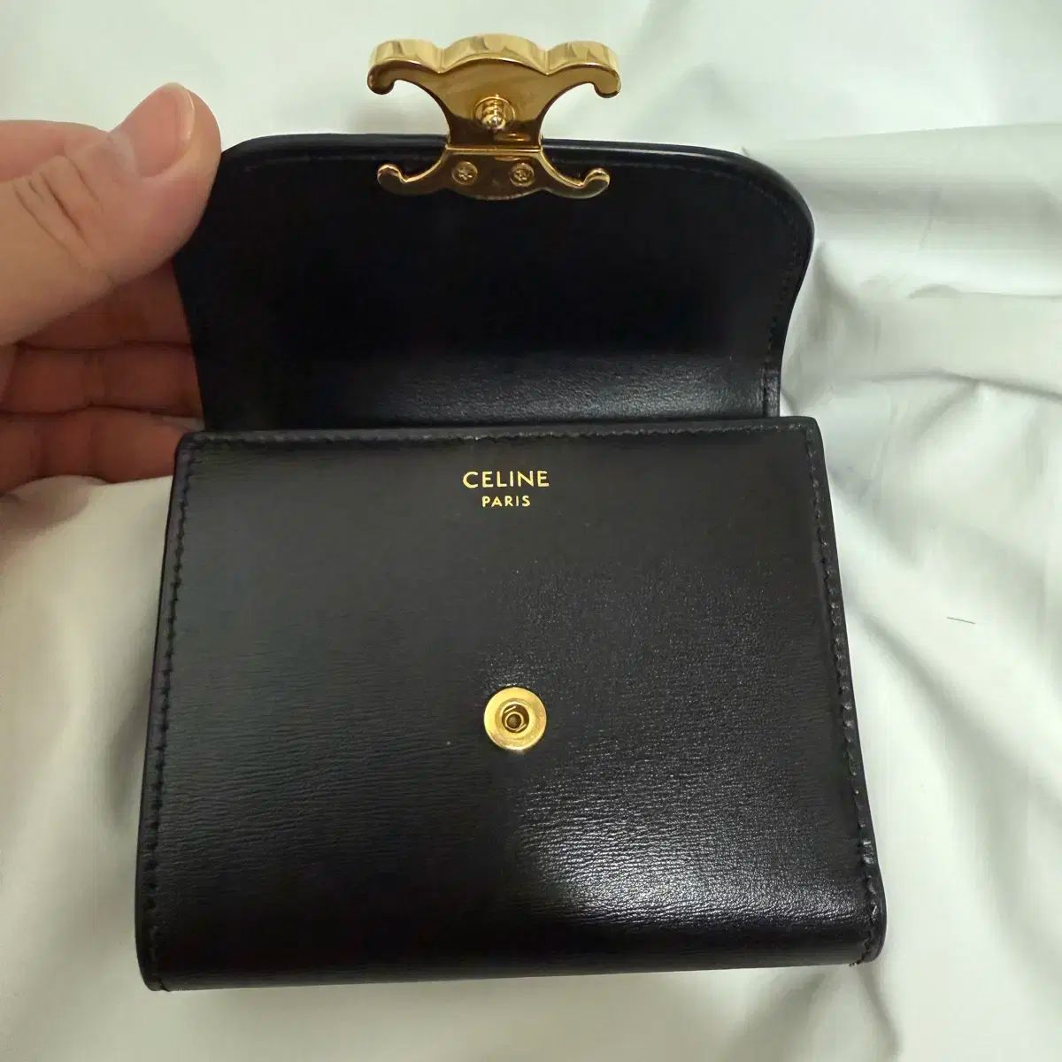 Celine(セリーヌ) トリオンフ 二つ折り財布 ブラック - メルカリ