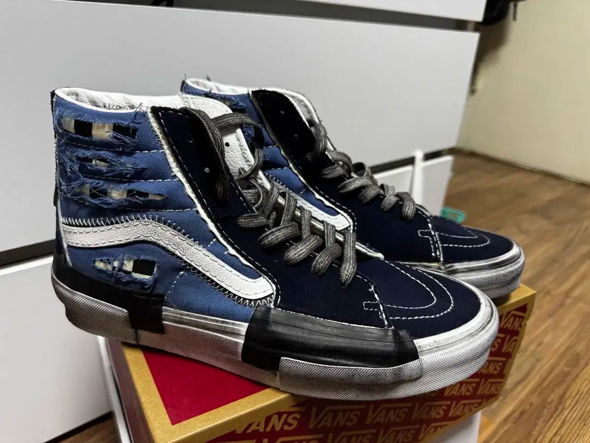 新品 VANS(バンズ) ハイトップ スケート