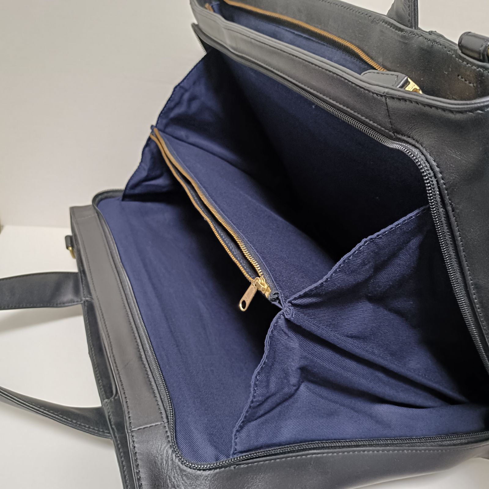 TRION - TRION 薄マチブリーフA4 ネイビー Navy ビジネスバッグ 牛革の通販 by ☆2点で10%引き致します☆｜トライオンならラクマ