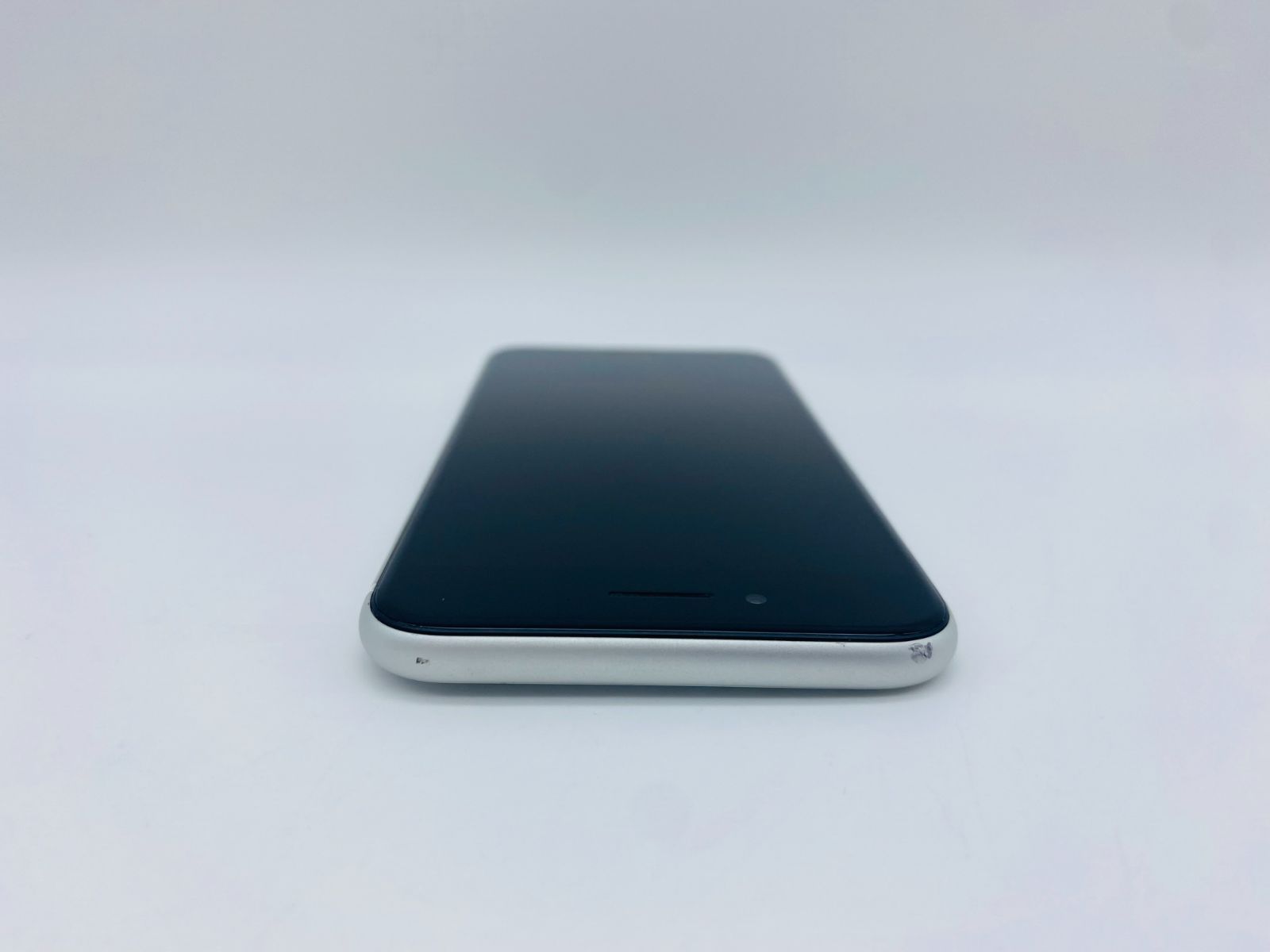 091 iPhone SE第2世代 256Gホワイト/シムフリー/新品バッテリー iPhone SE 第2世代 256GB ホワイト/シムフリー/新品バッテリー
