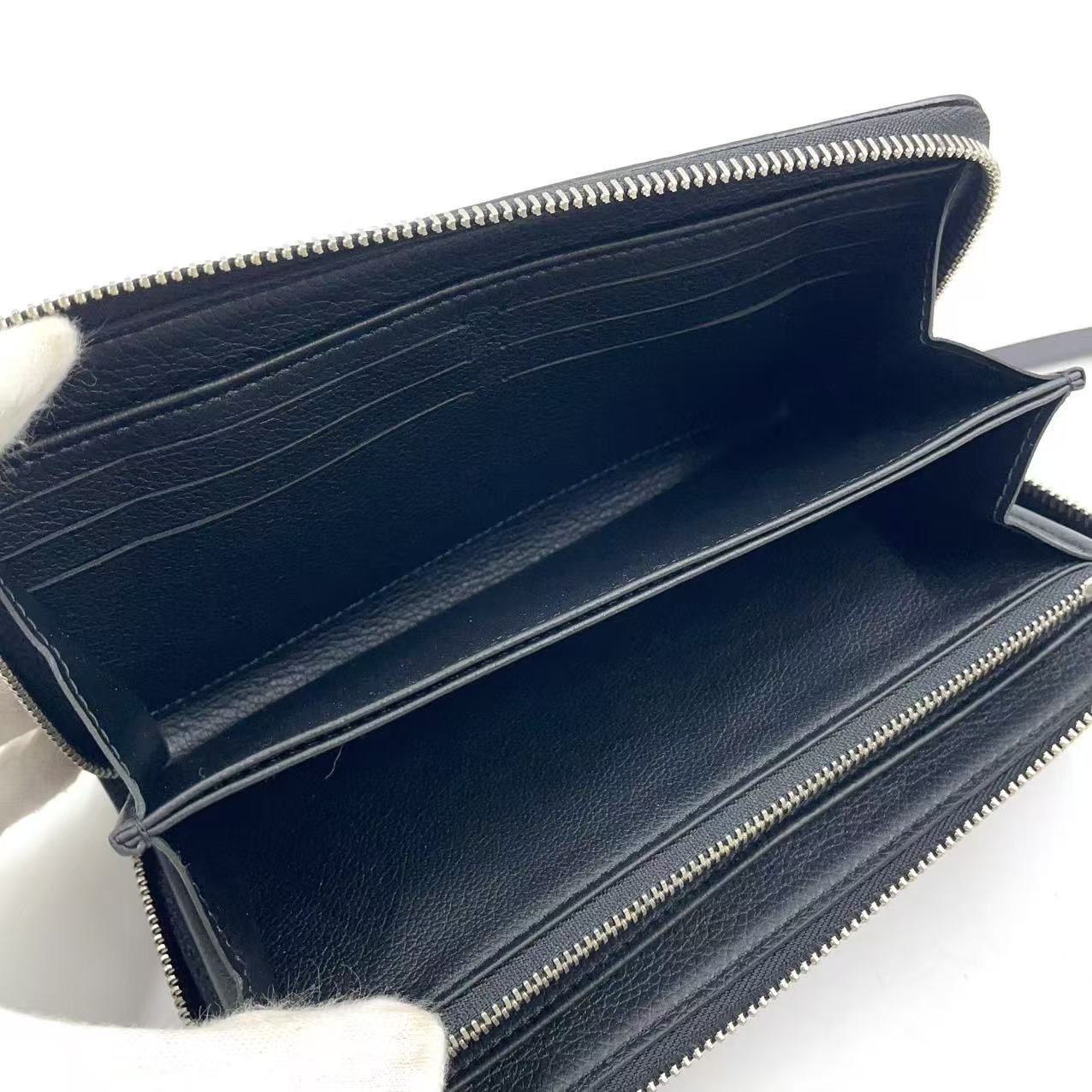 LOUIS VUITTON ジッピー ロックミー ノワール レザー ブラック